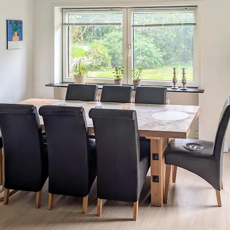 Дом отдыха 6 Person In *