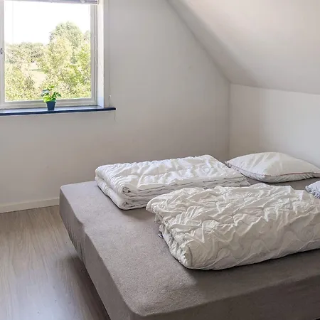 Дом отдыха 6 Person In *