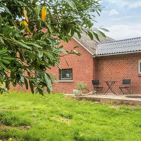 Дом отдыха 6 Person In