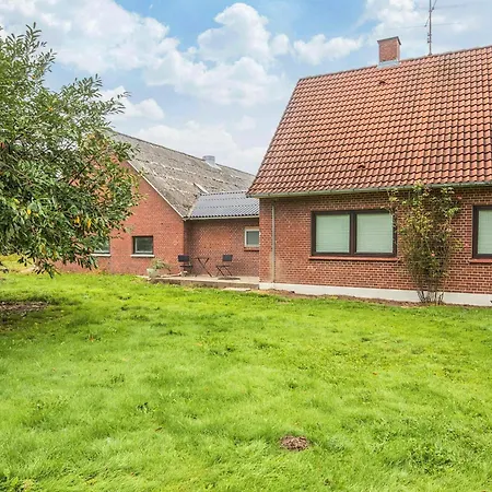 6 Person In Дом отдыха Грам